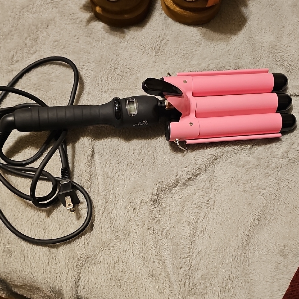 Alure Digital Triple Curling Iron with Black Handle